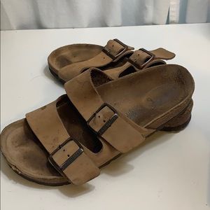 Arizona brown leather Birkenstock’s